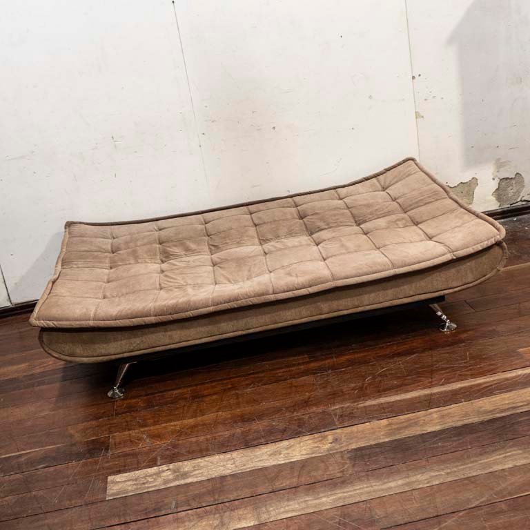 Item 2104452 - Image 1