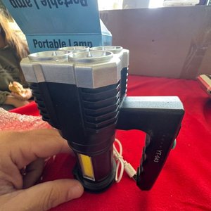 Linterna LED Portátil de Alta Potencia con 4 Focos - imagen 2