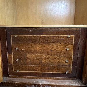 Placard Antiguo de Madera Oscura con Incrustaciones y Cajones - imagen 12