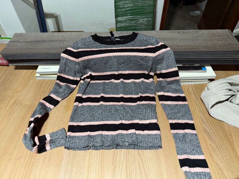 Buzo H&M Rayado Gris y Rosa Talle S/M