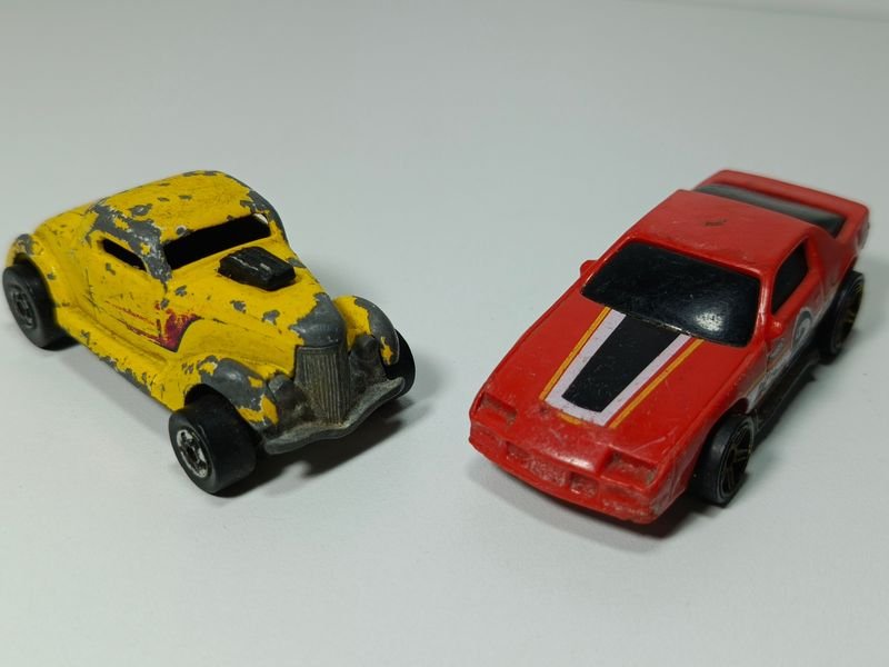 Colección de juguetes Hot Wheels metálicos - imagen 4