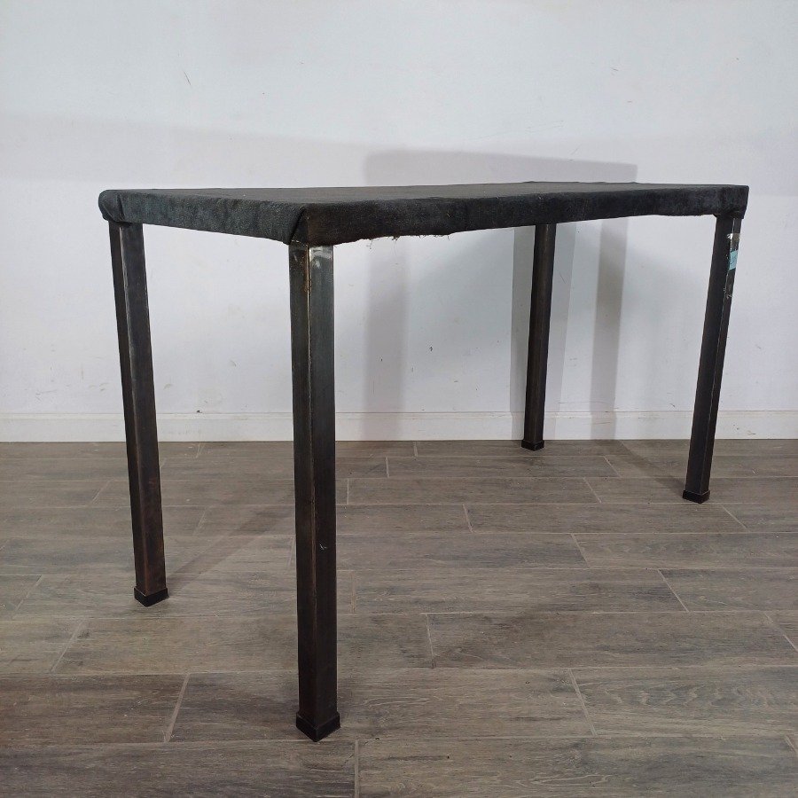 Mesa rectangular en metal con tapa forrada en tela - imagen 5