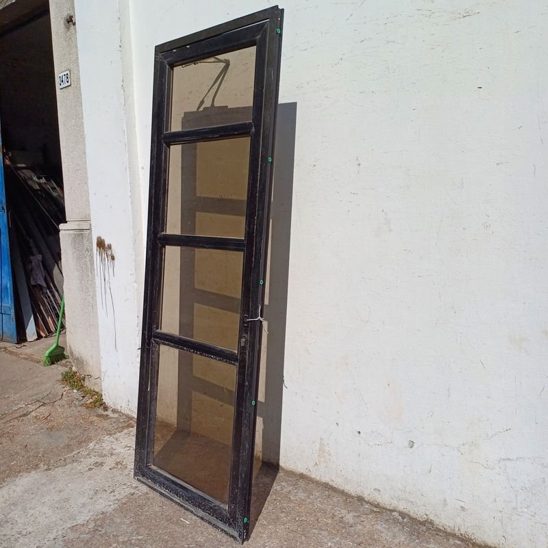 Puerta de Aluminio y Vidrio con Brazo Hidráulico - imagen 3