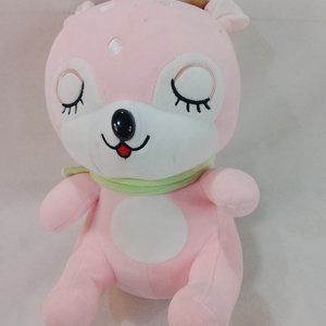Lote siguiente: Peluche Rosa de Ciervo con Pañuelo Celeste