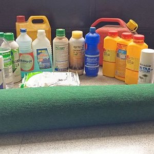Lote anterior: Lote de Varios: Aguarrás, Limpieza, Bidones y Césped Sintético