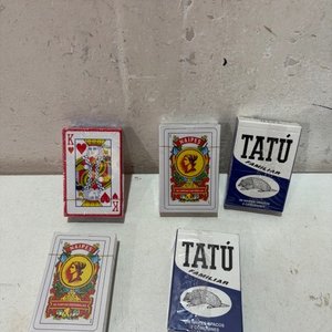 Lote anterior: Lote de 5 barajas de cartas Tatu Familiar