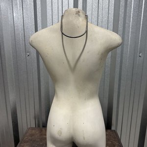 Maniqui torso femenino sin extremidades - imagen 2