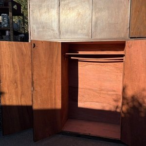 Ropero de madera con alzada y puertas batientes - imagen 6