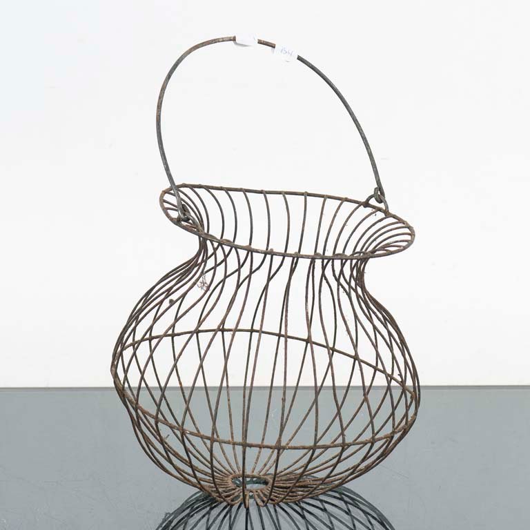 Lote siguiente: Huevera de alambre - Medidas: 19x21cm