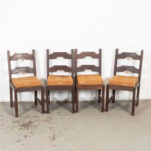 Lote anterior: Juego de Cuatro Sillas de Madera con Almohadones