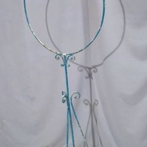 Antiguo Soporte de Hierro para Pajarera con Aro Decorativo - imagen 3