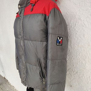 Campera Acolchada Millet Gris y Roja con Capucha - imagen 8