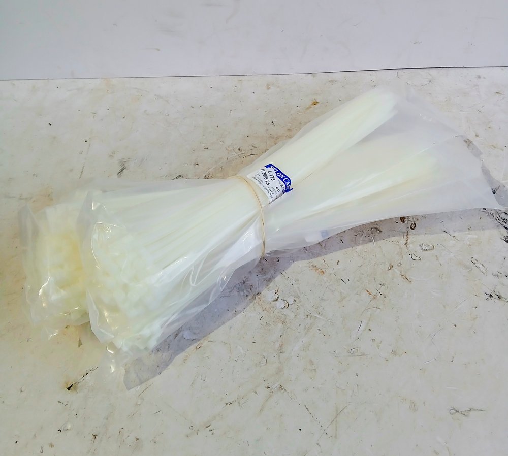 Set de 500 Precintos Plásticos Nylon Blancos 5x350mm
