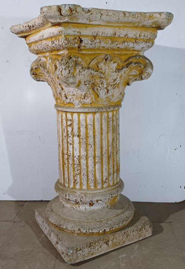 Columna griega de pedestal en concreto - imagen 2