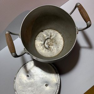 Olla de Aluminio con Tapa y Dos Manijas, Capacidad 8 Litros - imagen 3
