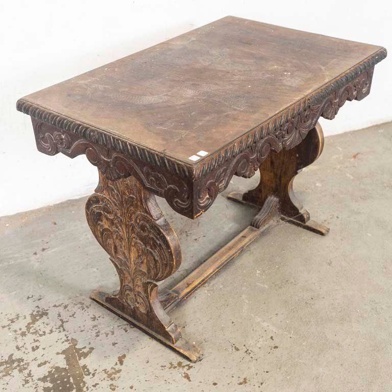 Mesa de sala veneciana tallada con detalles en la madera - imagen 2