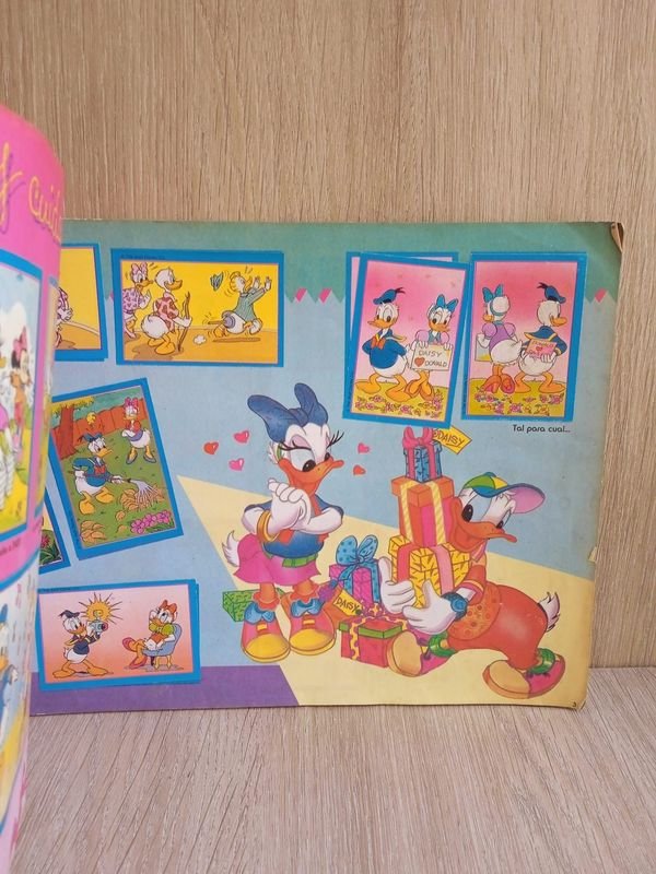 Álbum de Figuritas DONAL CROMY: Colección Completa con Falta de Una Figurita - imagen 2