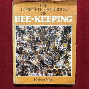 Lote siguiente: Libro "The Complete Handbook of Bee-Keeping" por Herbert Mace