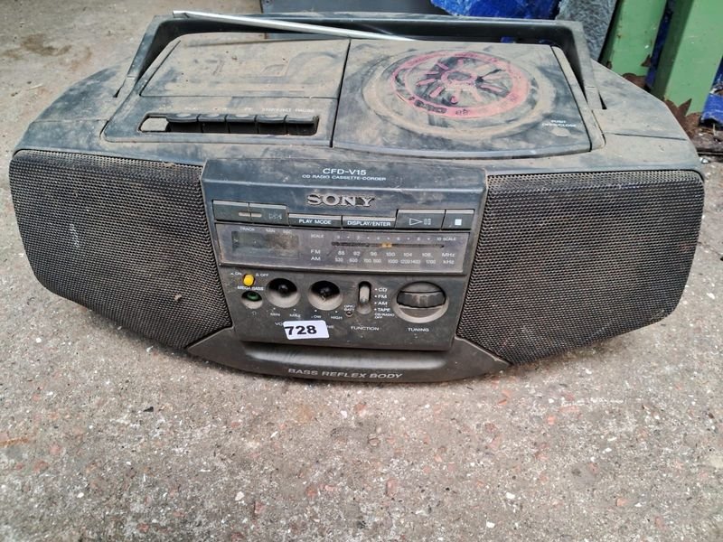 Radio casetera y reproductor de CD marca Sony en venta - imagen 2
