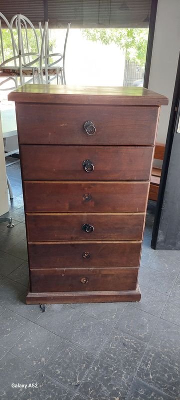 Comoda de madera en excelente estado - imagen 1