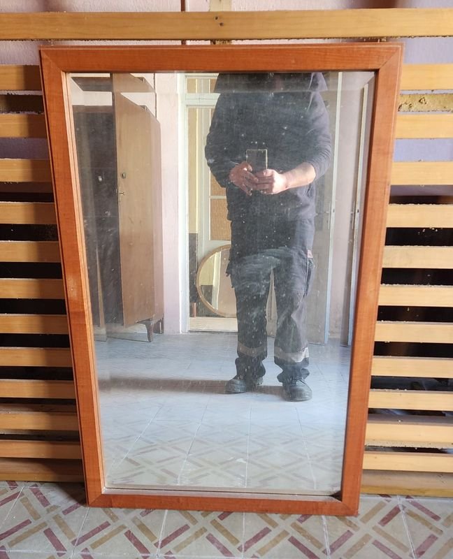 Espejo Rectangular con Marco de Madera