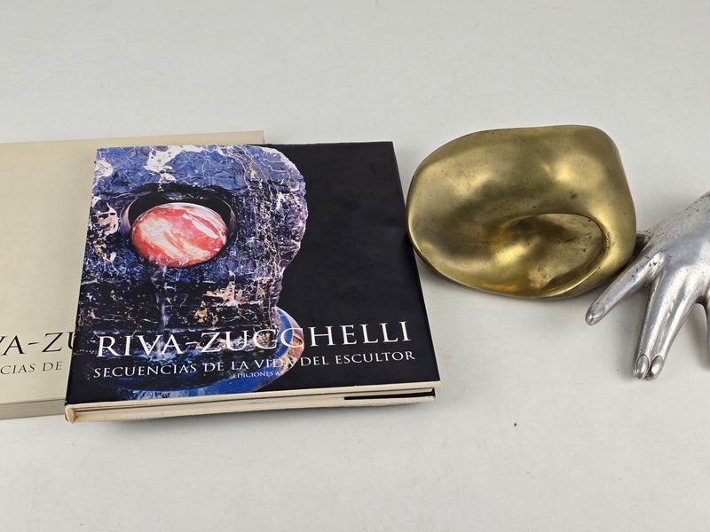 Escultura en Bronce de Riva Zucchelli, Edición Limitada 1/5, con Libro del Artista