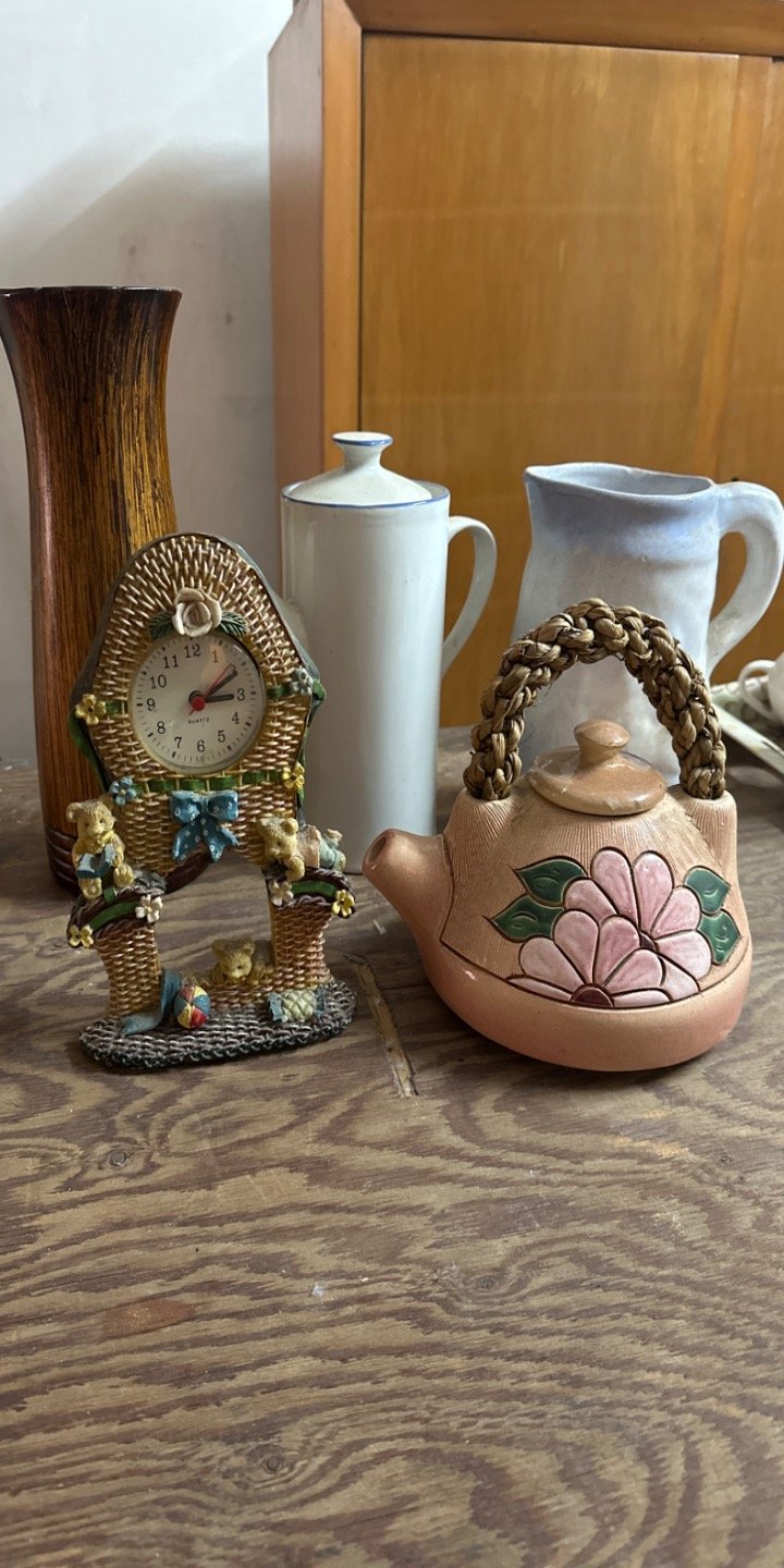 Jarra de Cerámica Decorativa con Ositos y Reloj