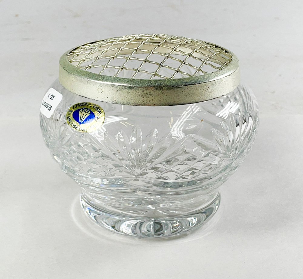 Lote siguiente: Bombonera de cristal tapa cristal calado