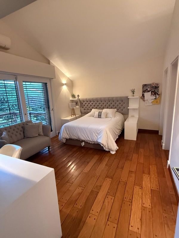 Respaldo de Cama Gris Capitoné Impecable
