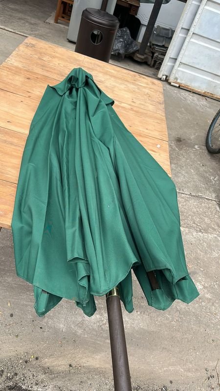 Sombrella Grande Verde para Exterior - imagen 4