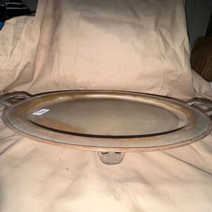 Bandeja Oval Antigua de Metal Plateado con Asas Ornamentadas - imagen 5