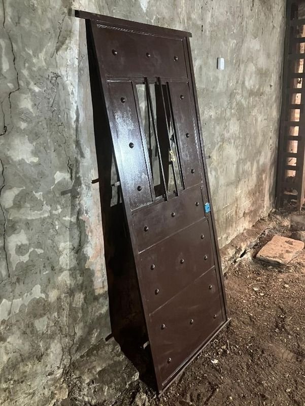 Item 899950 - Image 1