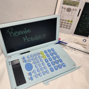 Calculadora Científica con Tableta LED, Lápiz y Estuche Rígido Celeste - imagen 4