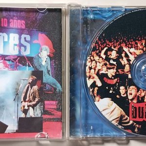 BUITRES: "10 Años" CD Industria Argentina, Bizarro Records, Año 2000. - imagen 2