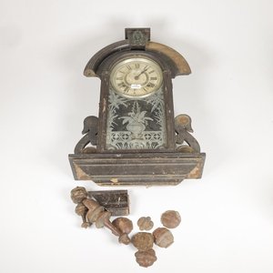 Lote siguiente: Reloj de Pared Ansonia con Péndulo y Caja de Madera