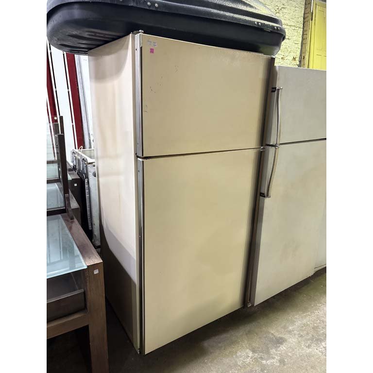 Lote siguiente: Heladera Frigidaire en Buena Condición