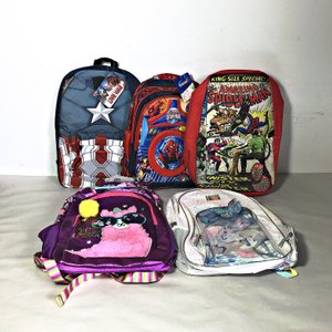 Lote anterior: Lote de 5 Mochilas Infantiles con Personajes y Diseños Brillantes