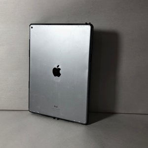 iPad con Funda Protectora y Estuche, Bloqueado de PIN - imagen 1