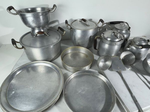 Gran lote de aluminio de cocina en buen estado - imagen 2