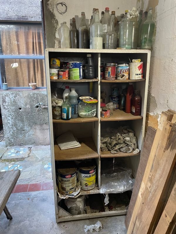 CANTIDAD DE PINTURAS, ACEITES BOTELLAS ETC ETCC