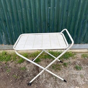 Lote anterior: Mesa Plegable Blanca con Patas Metálicas