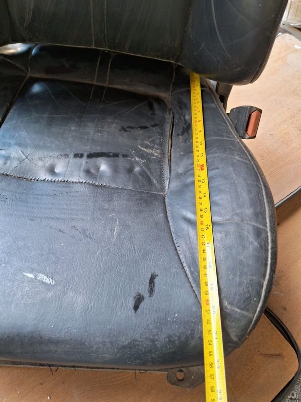 Asiento de automóvil en mal estado - imagen 6