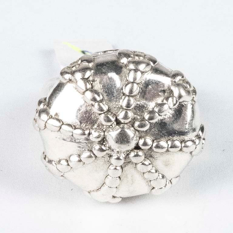 Anillo de Plata Hueco con Diseño Detallado