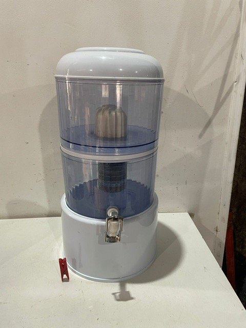Lote siguiente: Filtro de agua para purificar el agua