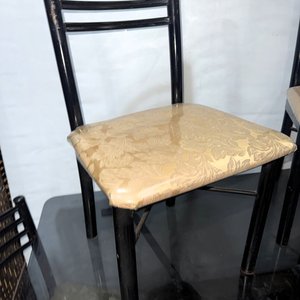 Juego de Comedor: Mesa con Tapa de Vidrio Templado y 6 Sillas de Caño Tapizadas - imagen 5