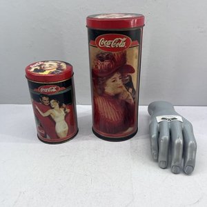 Lote de 2 Latas Coca-Cola Vintage con Diseño de Mujer - imagen 2