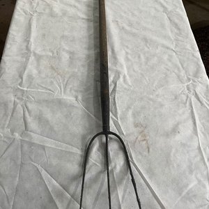 Lote siguiente: Horquilla de Metal y Madera 1,65 Mts