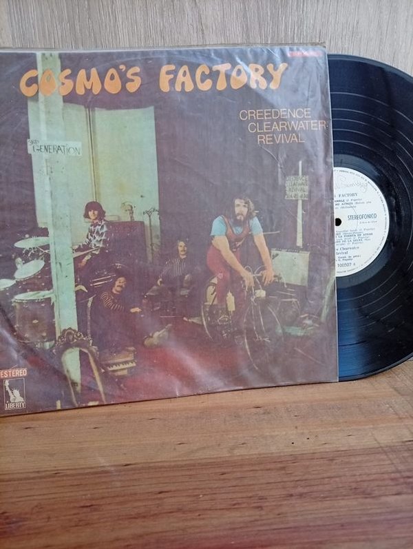 179) Disco LP ( Creedence Clewater Revival) Cosmos Factory Industria Uruguaya 1970