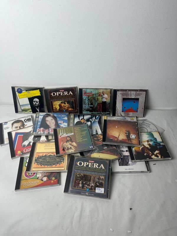 Colección de CDs y DVDs en buen estado - imagen 5