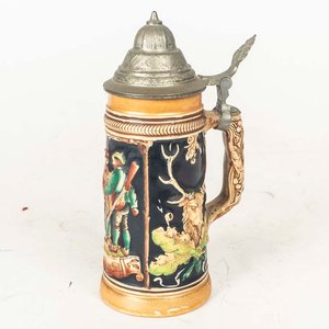 Lote siguiente: Jarra de Cerveza Alemana Antigua con Tapa de Metal